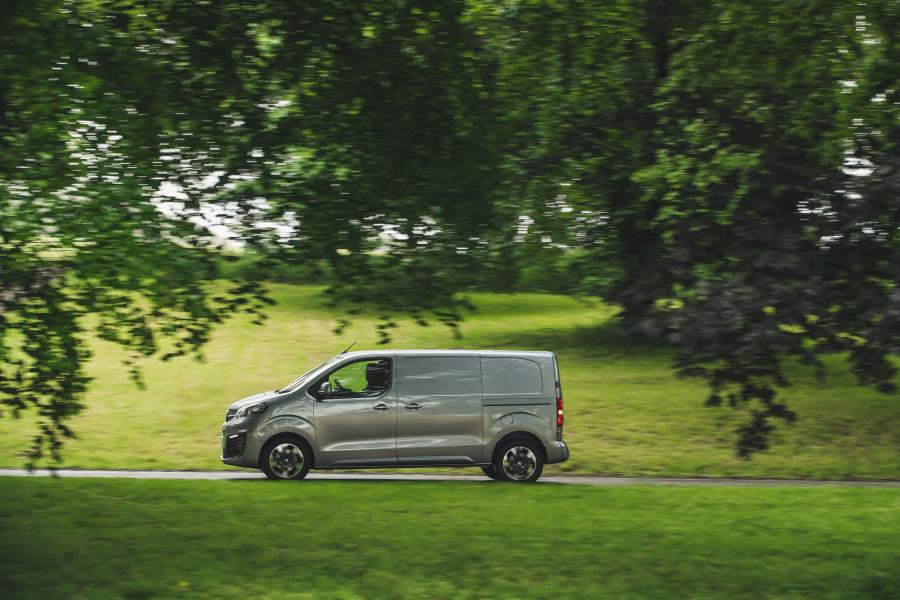  Vauxhall Vivaro Van 2019 года  (фото 32 из 35)